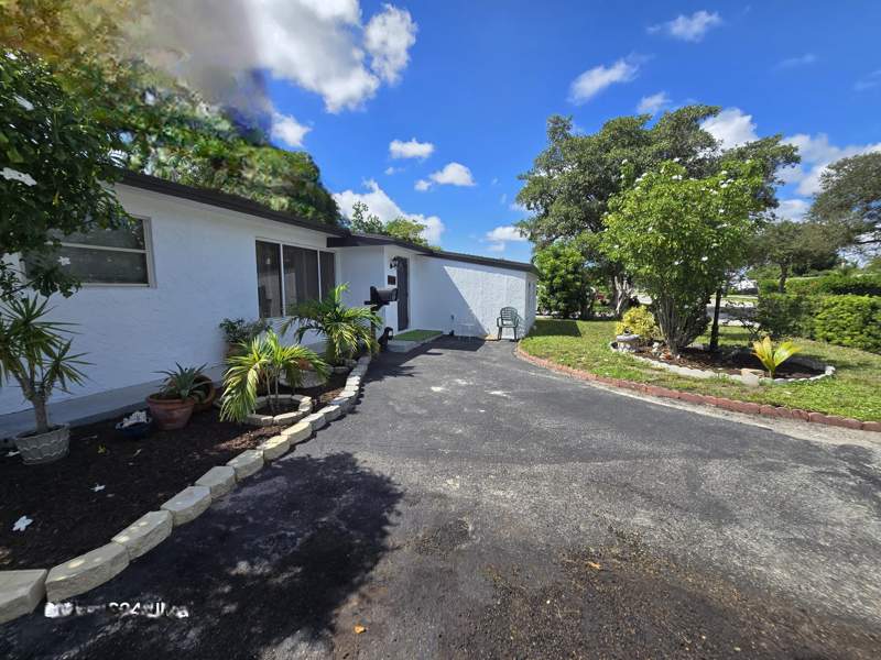 4 bedroom Single Family Residence at 6138 SOUTHGATE Boulevard, SOUTHGATE FOURTH ADD, Margate — photo 2
