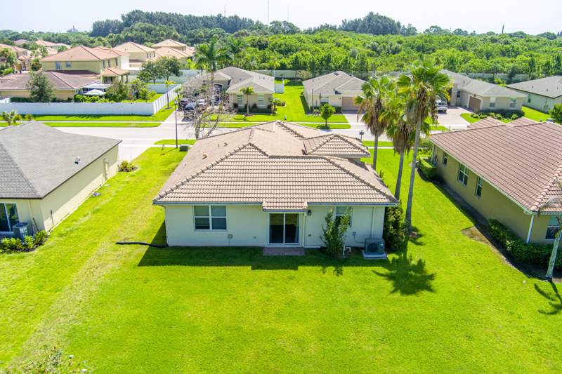 3 bedroom Single Family Residence at 841 Bent Creek Drive, Bent Creek Tract A-1, Fort Pierce — photo 3