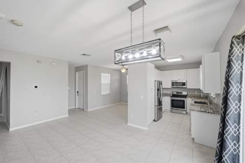 841 Bent Creek Drive, Fort Pierce FL - photo 13 of 60