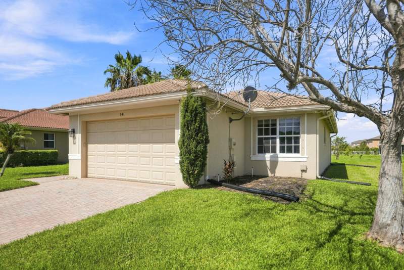 3 bedroom Single Family Residence at 841 Bent Creek Drive, Bent Creek Tract A-1, Fort Pierce — photo 2