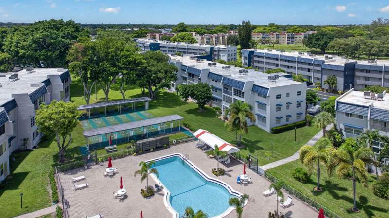 2 bedroom Condominium at 7827 Golf Cir Drive #301, Oriole Golf & Tennis Club Condo, Margate — photo 4
