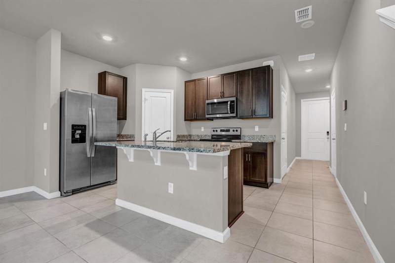3 bedroom Townhouse at 5659 Enclave Drive, Enclave At Mangonia Park, Mangonia Park — photo 5