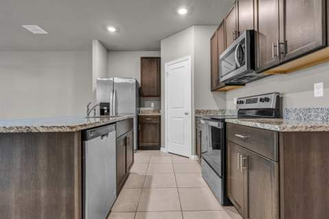 5659 Enclave Drive, Mangonia Park FL - photo 6 of 28