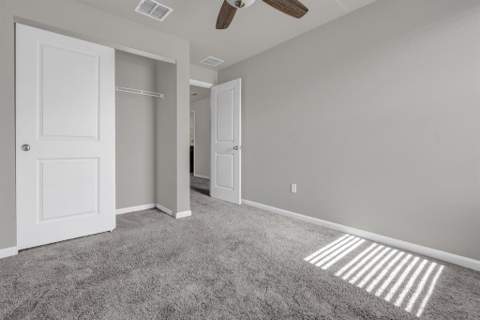 5659 Enclave Drive, Mangonia Park FL - photo 7 of 28