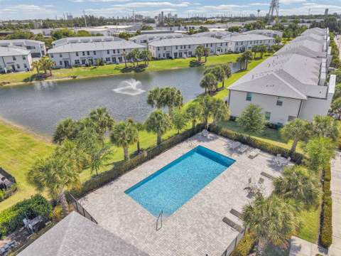 5659 Enclave Drive, Mangonia Park FL - photo 23 of 28