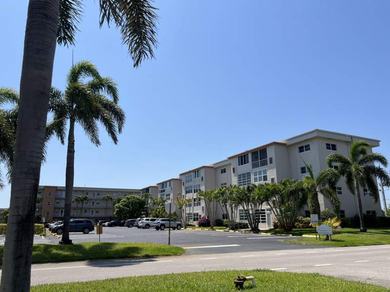 1 bedroom Condominium at 230 NE 26th Avenue #207, Village Royale On The Green Condo, Boynton Beach — photo 3