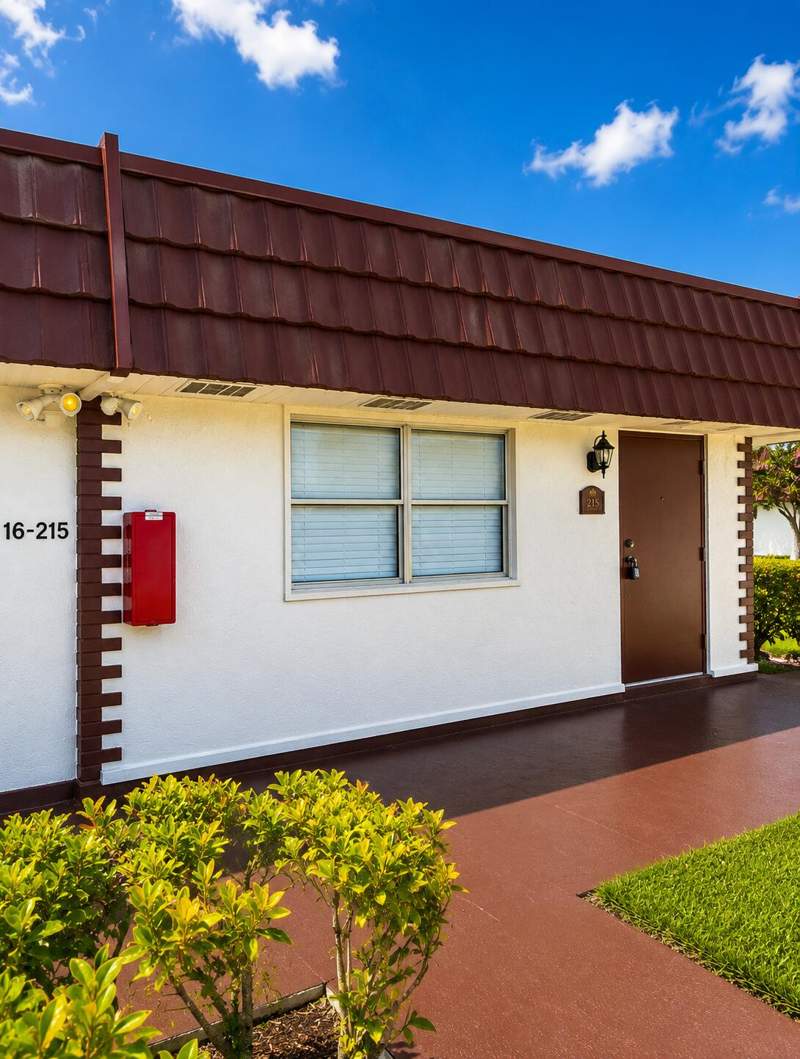 1 bedroom Condominium at 215 Waterford Crescent #I, Kings Point Waterford Condos, Delray Beach — photo 2