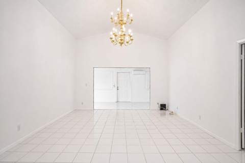 7606 Briar Cliff Circle, Lake Worth FL - photo 11 of 28