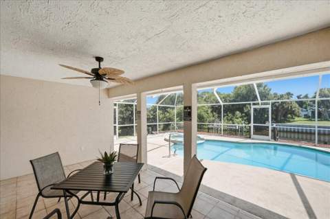 320 NE Surfside Avenue, Port St. Lucie FL - photo 21 of 30