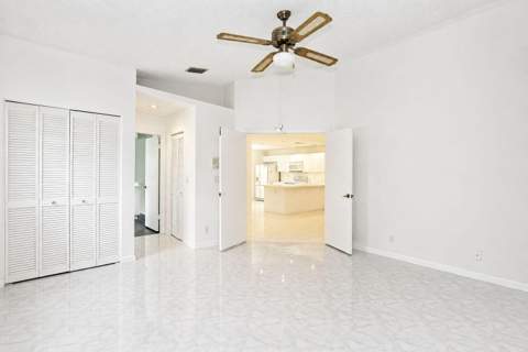 7606 Briar Cliff Circle, Lake Worth FL - photo 12 of 28