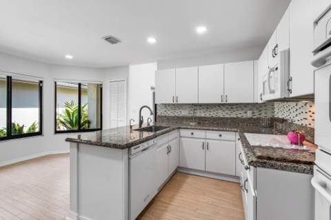 15441 Strathearn Drive, Delray Beach FL - photo 11 of 92