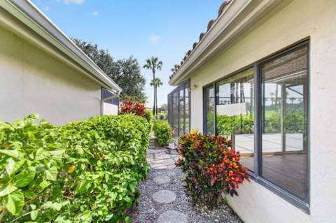 15441 Strathearn Drive, Delray Beach FL - photo 7 of 92