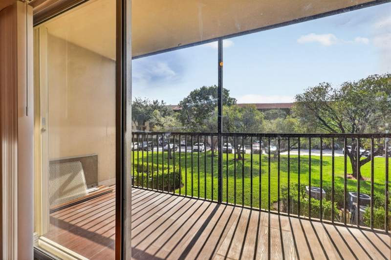 2 bedroom Condominium at 1301 SW 142nd Avenue #214H, Suffolk At Century Village, Pembroke Pines — photo 2