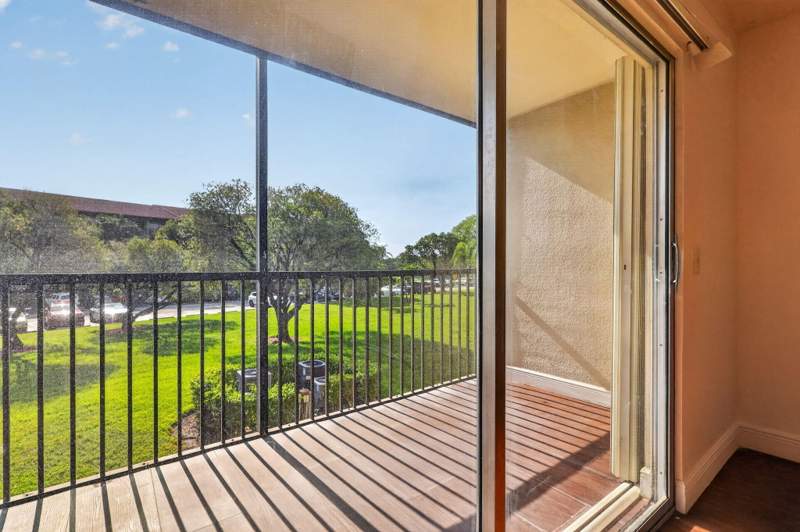 2 bedroom Condominium at 1301 SW 142nd Avenue #214H, Suffolk At Century Village, Pembroke Pines — photo 4
