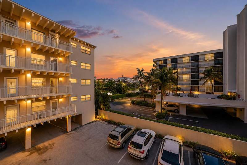 2 bedroom Stock Cooperative at 4500 S Ocean Boulevard #309, Imperial House Inc, South Palm Beach — photo 2