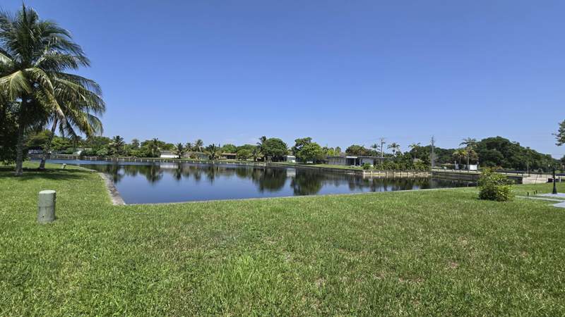 2 bedroom Single Family Residence at 6311 NW 71st Avenue, Mainlands Of Tamarac Lakes, Tamarac — photo 4