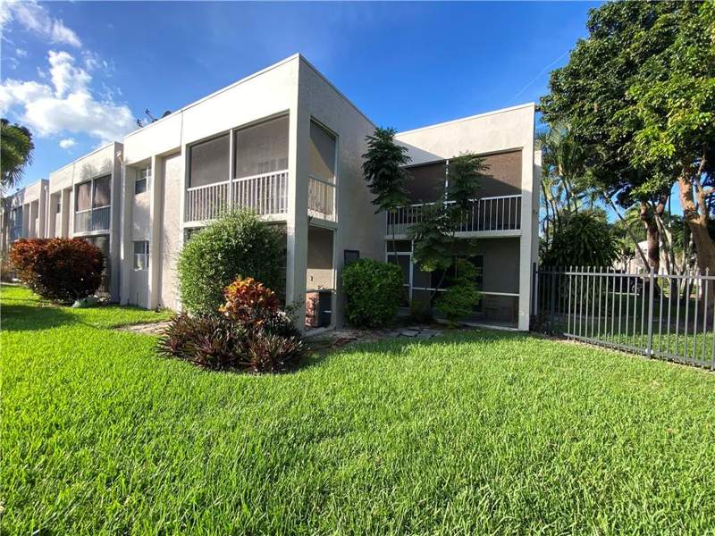 3 bedroom Condominium at 8506 OLD COUNTRY Manor #213, ALPINE WOODS VILLA NO 2 CONDO, Davie — photo 1