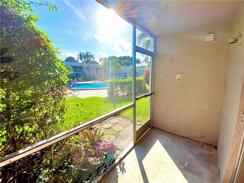 3 bedroom Condominium at 8506 OLD COUNTRY Manor #213, ALPINE WOODS VILLA NO 2 CONDO, Davie — photo 5