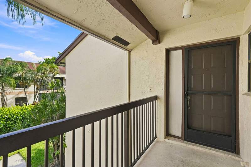 3 bedroom Condominium at 2581 Carambola Circle, Baywood Village I-B Condo, Coconut Creek — photo 3