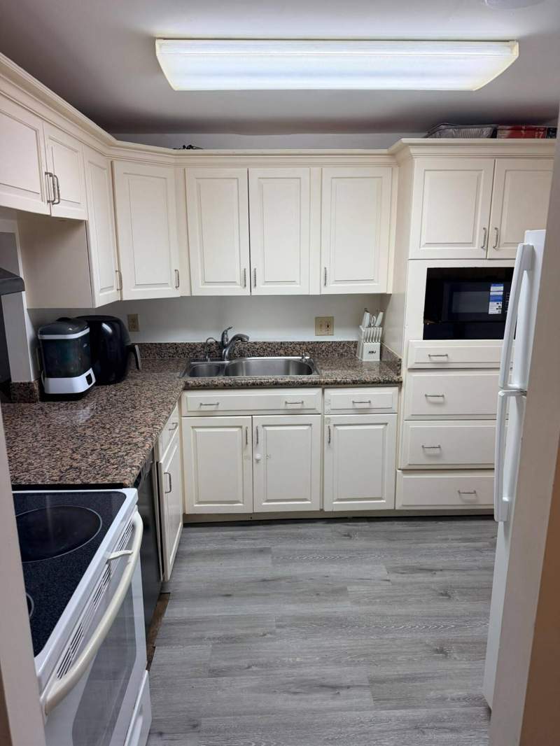 2 bedroom Condominium at 480 Executive Center Drive #3H, Breakwaters Of The Palm Beaches Condo, West Palm Beach — photo 4