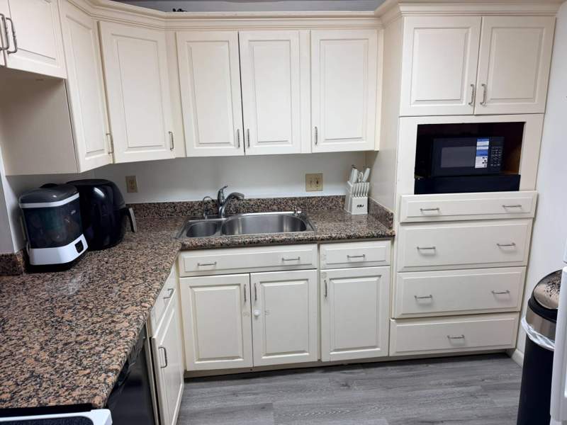 2 bedroom Condominium at 480 Executive Center Drive #3H, Breakwaters Of The Palm Beaches Condo, West Palm Beach — photo 3