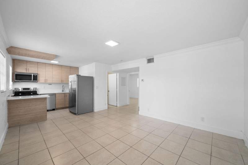 2 bedroom Condominium at 110 SE 2nd Street #103, Sevilla Palace At Hallandale, Hallandale Beach — photo 3