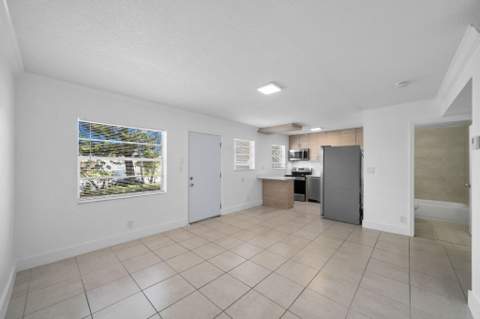 110 SE 2nd Street #103, Hallandale Beach FL - photo 7 of 11