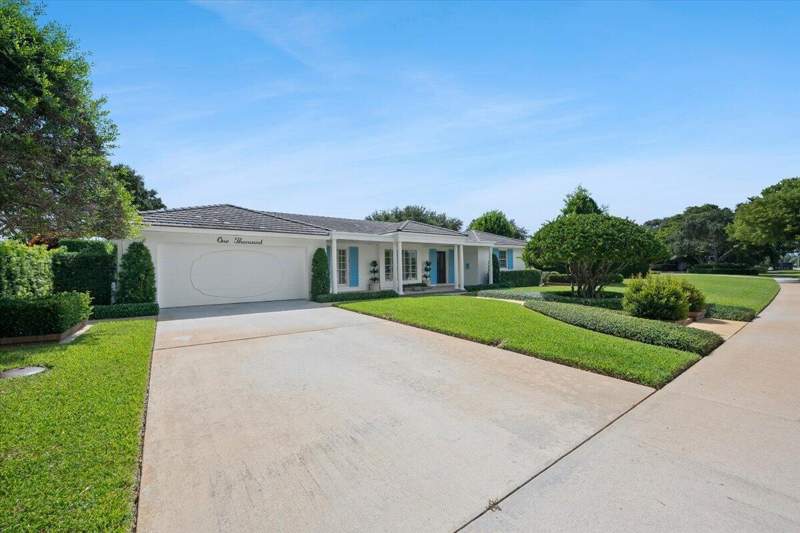 3 bedroom Single Family Residence at 1000 Country Club Drive, Golf Course Add 2 To Village Of North Palm Beach I, North Palm Beach — photo 4