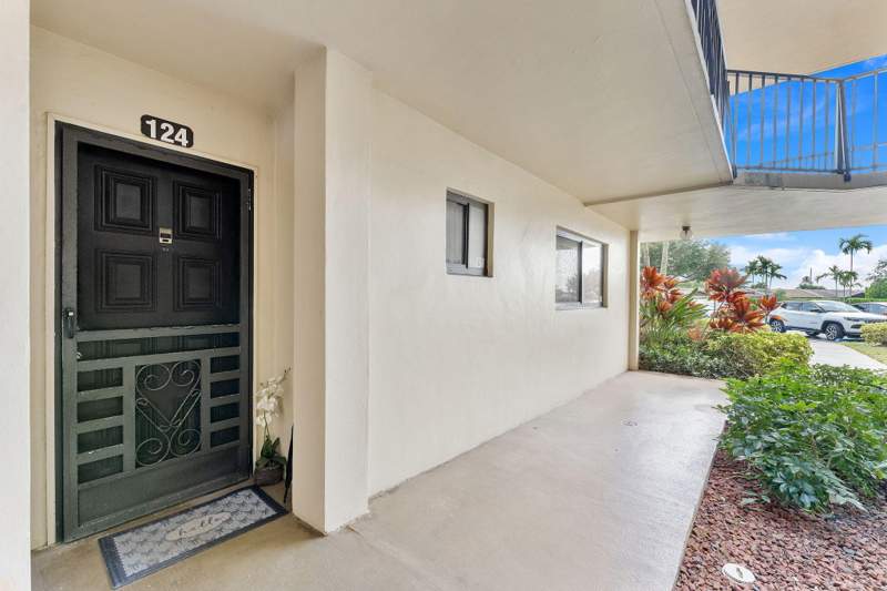 2 bedroom Condominium at 5280 Las Verdes Circle #124, Coconut Palm Condo, Delray Beach — photo 2