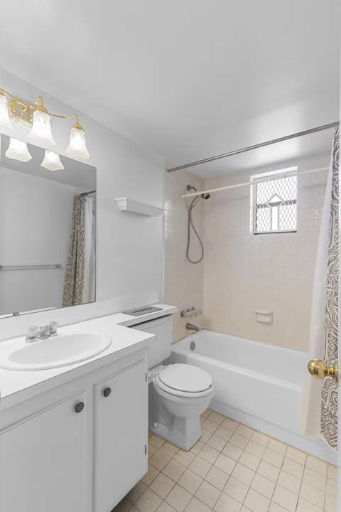 6555 W Broward Boulevard #409, Plantation FL - photo 9 of 33