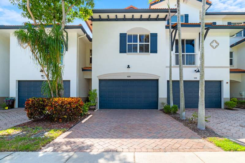 3 bedroom Townhouse at 128 W Prive Circle, Colony Palms, Delray Beach — photo 1