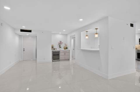 7847 Lakeside Boulevard #1021, Boca Raton FL - photo 8 of 55