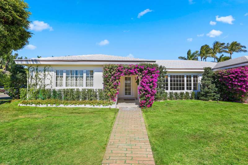 4 bedroom Single Family Residence at 257 Via Linda, Allard Sub P B In, Palm Beach — photo 4