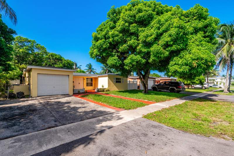 3 bedroom Single Family Residence at 3611 NW 40th Court, Oriole Estates Sec 3, Lauderdale Lakes — photo 2
