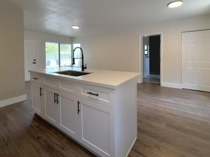 3 bedroom Single Family Residence at 1795 Lauderdale Manor Drive, Rev Plat Of Lauderdale Manors, Fort Lauderdale — photo 5