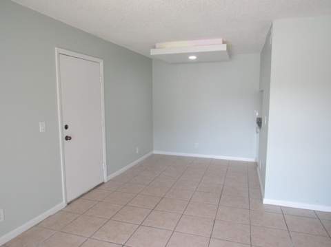 1822 Abbey Road #108, West Palm Beach FL - photo 7 of 16