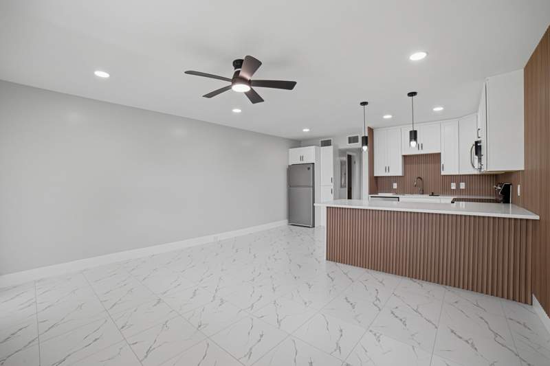 1 bedroom Condominium at 350 Farnham Q #350, Farnham Q Condo, Deerfield Beach — photo 4