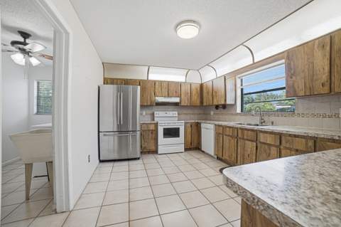 4340 SW 74th Avenue, Davie FL - photo 6 of 34