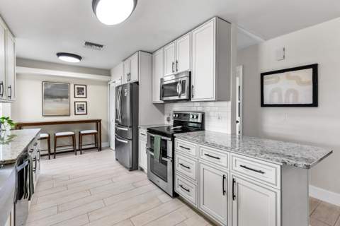 471 SE Lancaster Avenue, Port St. Lucie FL - photo 15 of 40