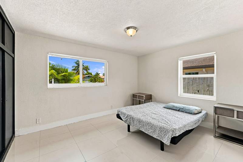 3 bedroom Single Family Residence at 1010 Pinetree Drive, Lyndon Lanes 2, Lantana — photo 5