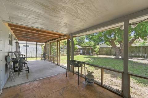 1010 Pinetree Drive, Lantana FL - photo 11 of 13