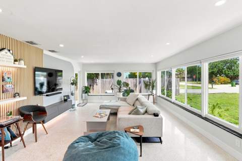 35 NE 29th Street, Wilton Manors FL - photo 12 of 45