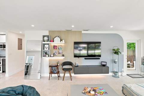 35 NE 29th Street, Wilton Manors FL - photo 23 of 45