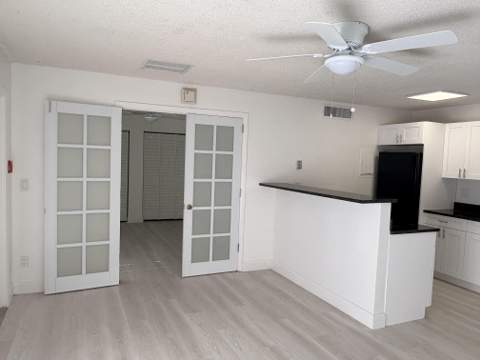 635 Executive Center Drive #M-207, West Palm Beach FL - photo 8 of 26