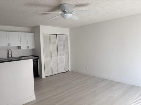 635 Executive Center Drive #M-207, West Palm Beach FL - photo 6 of 26