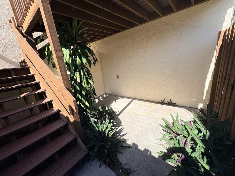 1 bedroom Condominium at 635 Executive Center Drive #M-207, Eden Place Condo, West Palm Beach — photo 3