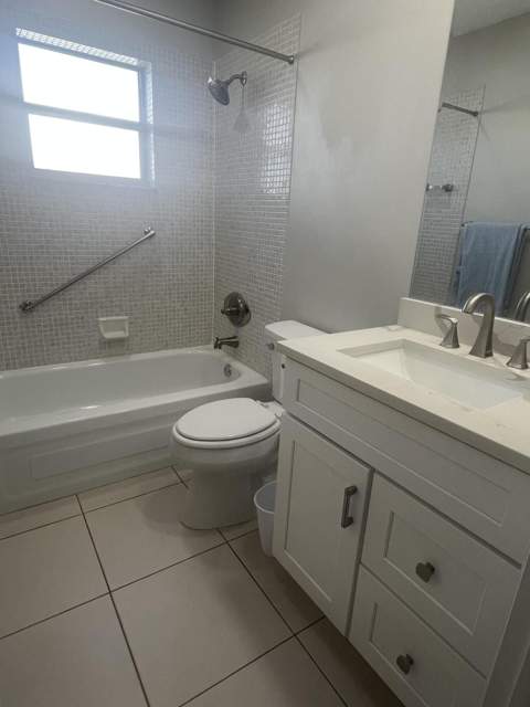 93 Normandy B, Delray Beach FL - photo 14 of 22