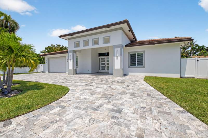 5 bedroom Single Family Residence at 711 NE 6th Street, Boca Raton Riviera Unit D, Boca Raton — photo 4