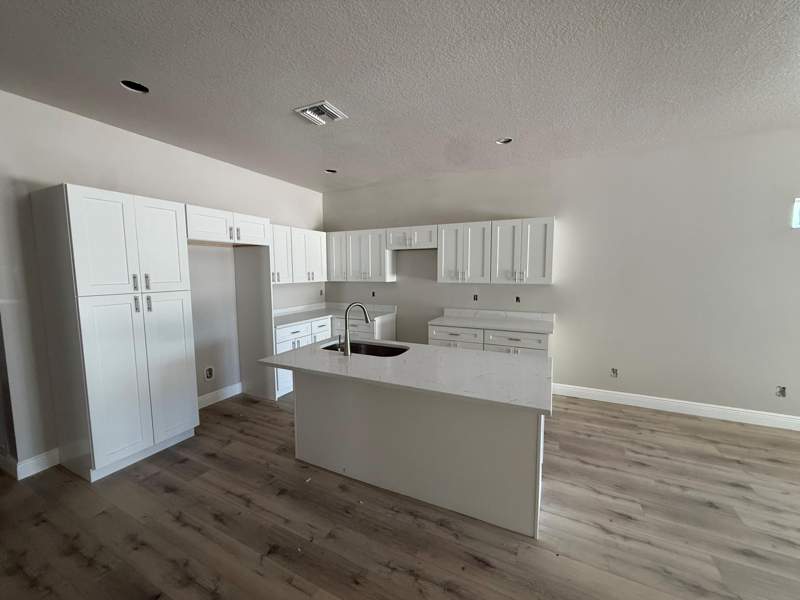 3 bedroom Single Family Residence at 2007 N 48th N Street, Harmony Heights Subdivision, Fort Pierce — photo 5