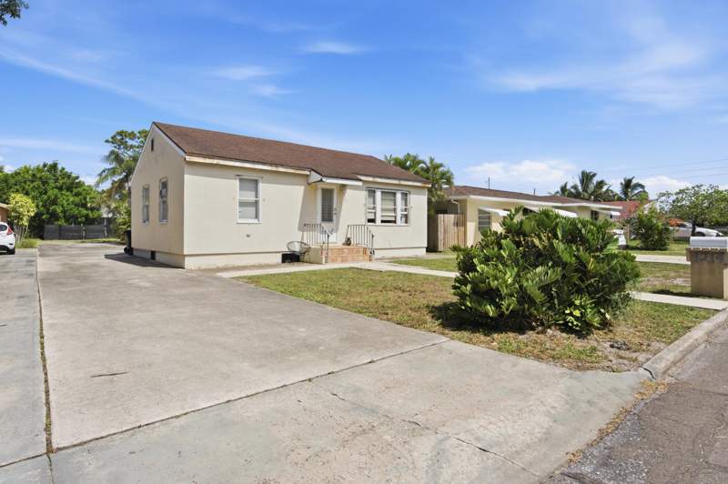 2 bedroom Single Family Residence at 1214 N C Street, Lake Worth Town Of, Lake Worth Beach — photo 2
